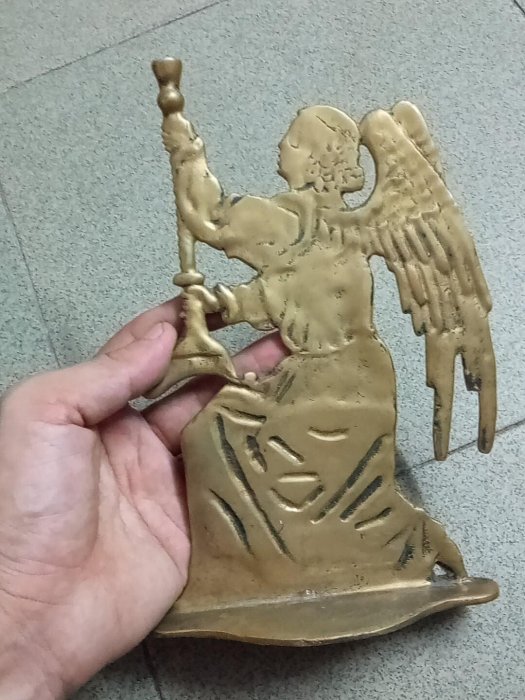 嚴選舊銅天使燭臺，海外回流精品，重量596克， CONDITION：佳，尺寸詳