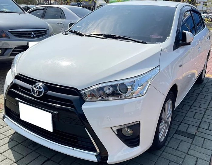 【RLin嚴選車庫】2016款 Toyota Yaris 白色 售價14萬8