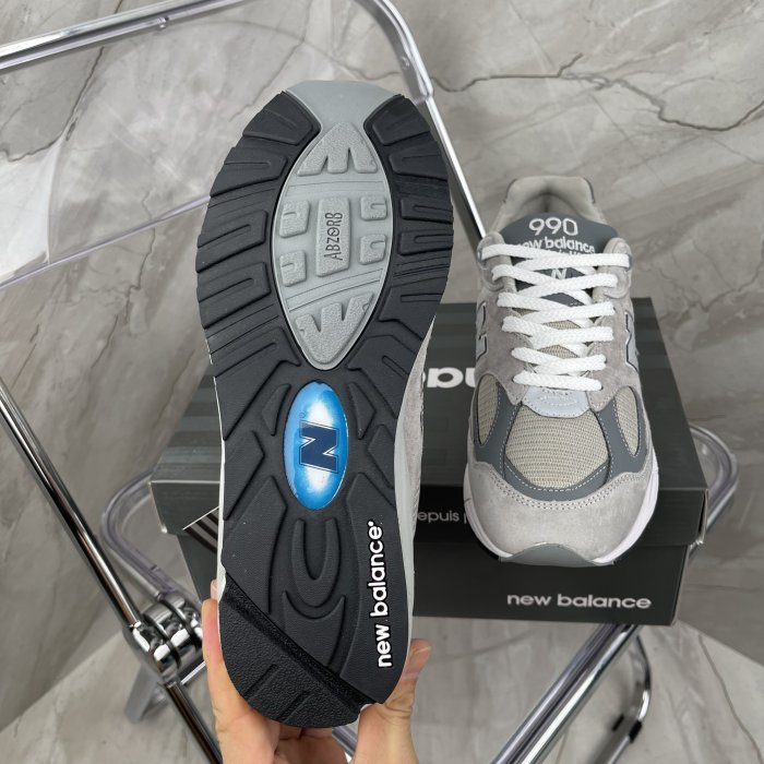 NEW BALANCE 990V2 GREY 美國製元祖灰慢跑鞋M990GR2 Yahoo拍賣