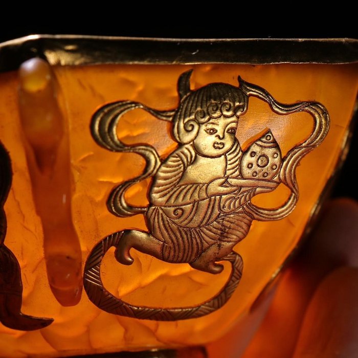 臻品旧藏， 老玛瑙鎏金舞人碗包浆厚重，沁色入骨，工艺精湛，犀利民藏