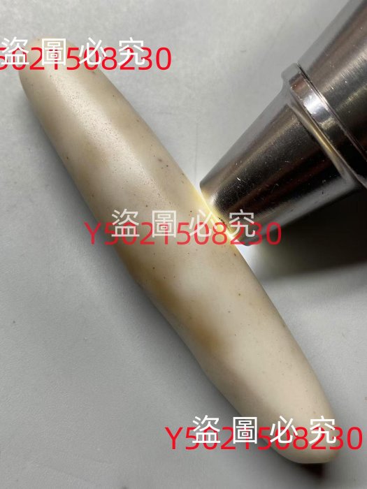 瑪瑙白肉財神天珠一顆珠子肉質很細形狀不規則圓柱非常有味道的一顆美珠