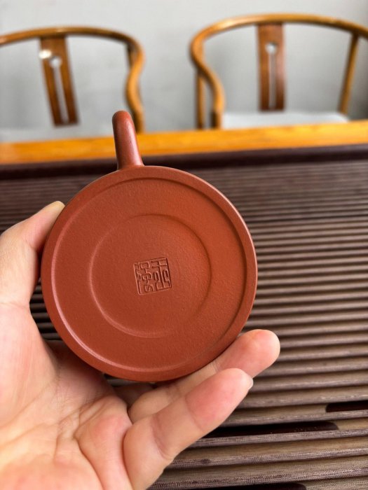 嚴選全新未使用正宗宜興紫砂壺德中壺朱泥製190CC七孔壺雲紋光滑易把玩