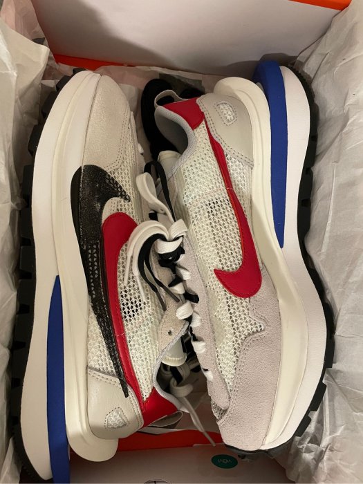 sacai vaporwaffle royal fuchsia