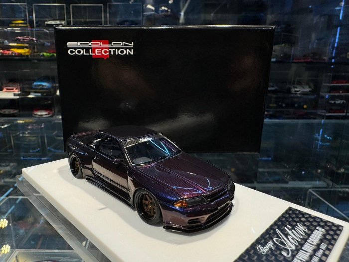 吉華@ 1/43 MakeUp EM692 Garage Active Full Dry Carbon-R SEMA