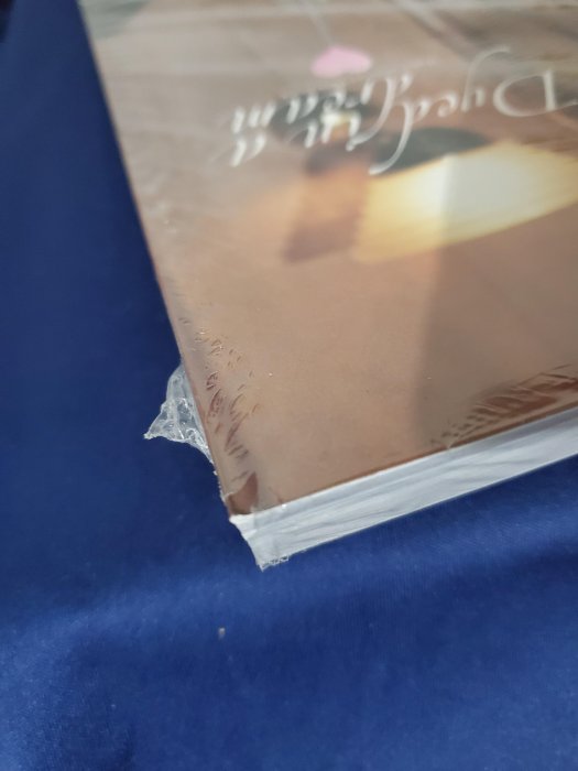 稀有物件】[全新未拆封] 染谷有香寫真集Dyed in a dream 9784334903015