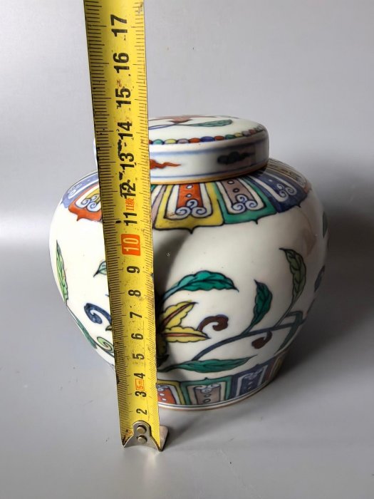 明代成化斗彩天字罐景德鎮窯口帶蓋全品罐身手繪花卉紋飾彩繪細膩釉色