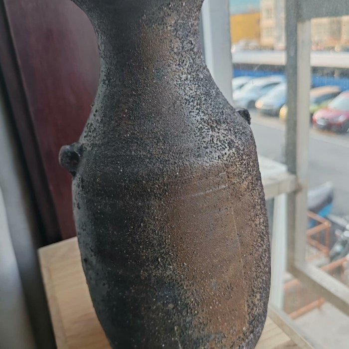 日本備前燒花瓶，山麗窯村上昭義大師精雕作品，傳統工法呈現獨特質感
