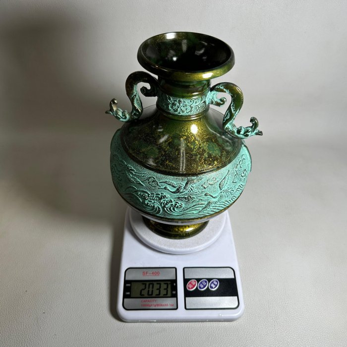 古玩輕鬆拍】老日本高岡銅器金工師龍仙作螭耳浪鶴雕青銅花瓶/鑄銅花器