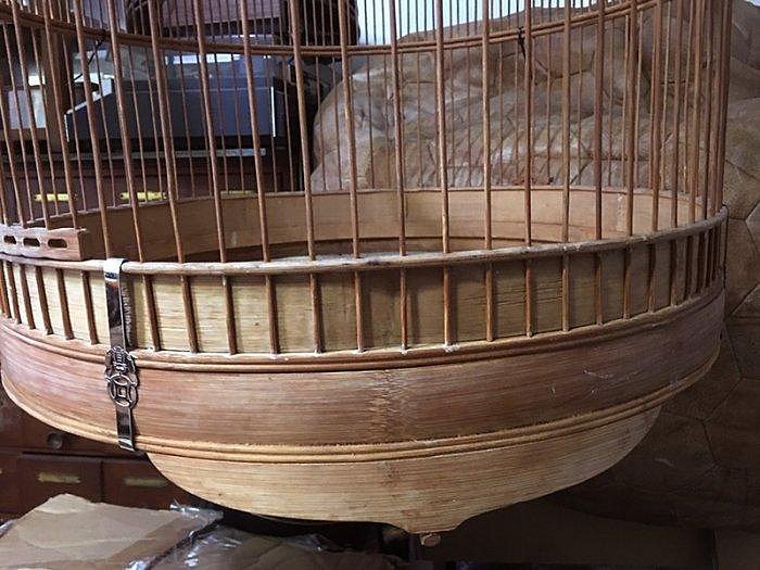 雲雀長籠 早期大型鳥籠雲雀底部直徑約51.5cm 高可伸展 (目前用黑色束帶