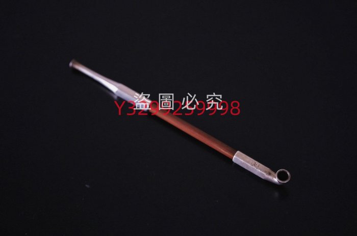 日本中古純銀六角煙管成色好。長20.6厘米。重38克。 敬請留意：古代