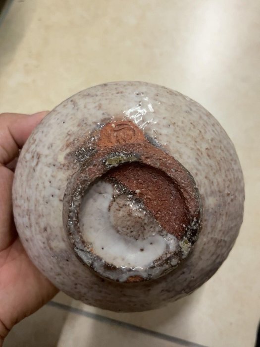 昭和年間森島一伸創作萩燒抹茶碗，附原木盒裝，高8釐米、口徑12.5釐米