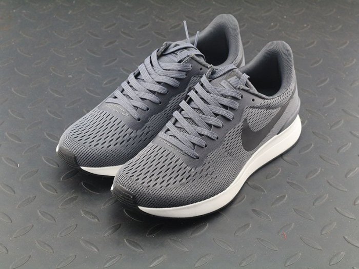 nike internationalist lt 17