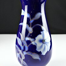 1569 深川製磁　淡釉光彩　薄墨白牡丹　花瓶　未使用 薄墨白牡丹 AN-1花生 | 有田焼 深川製磁｜公式オンラインストア