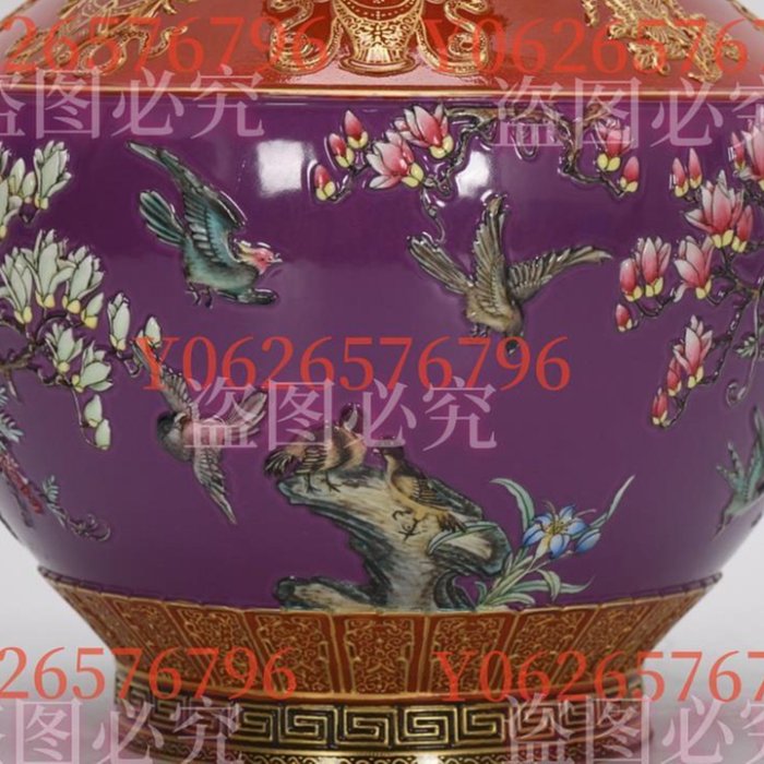 清乾隆，琺瑯彩胭脂紅雕刻花鳥花瓶，高29.7公分，口徑11.6公分，肚徑1