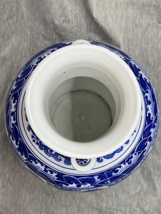 青花瓷瓶2個 TWO BLUE AND WHITE KENDI LATE MING DYNASTY | 晚明青花花卉紋