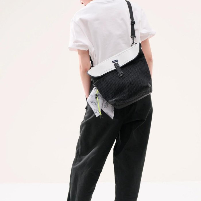 DESCENDANT PANNIER BAG TAKES HANDS 側背包。太陽選物社261THDS-CG01