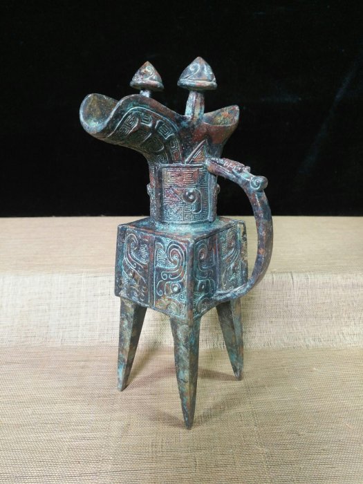 收淘周青銅貴族器皿《觚尊爵杯》酒器，典雅優美，古代盛宴上可忽視的器