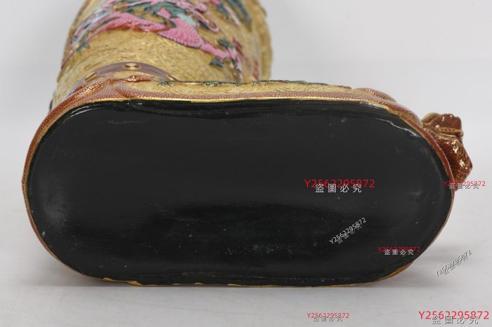 清乾隆，琺瑯彩雕刻描金五龍帝王靴，高31.5厘米，口徑13.1厘米，底長