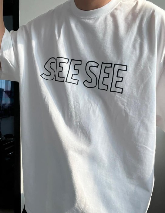 山東:SEE SEE BIG POCKET FONT LOGO 日本製造線條簡約男女著用短tee
