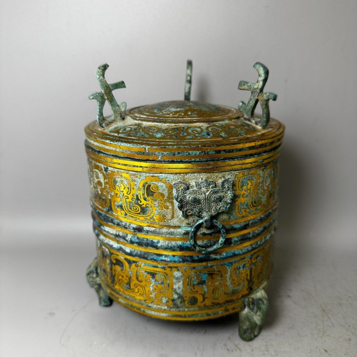時代金工　古銅鎚出　蓮葉　持手菓子器　F　R5996B 日本明治期手工鎚打老銅壺明治期釜師款手工鎚打壺身滿滿鎚打斬花