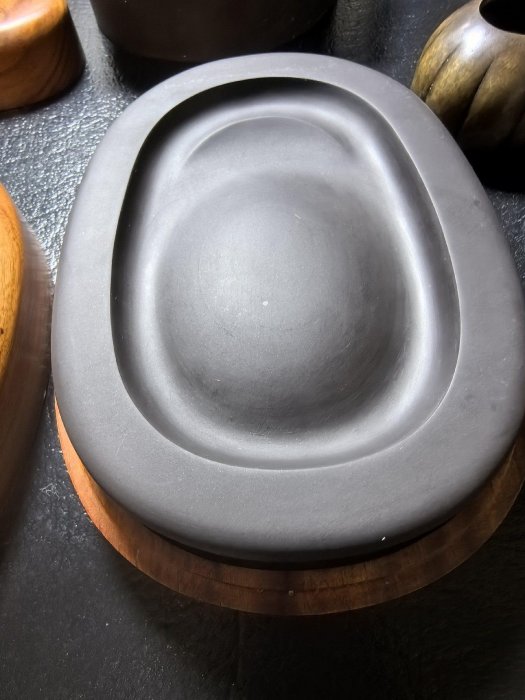 河北易水硯玉黛石仿明鵝腹淌池硯橢圓形實用硯臺尺寸18-13-3.8㎝ 坑口易