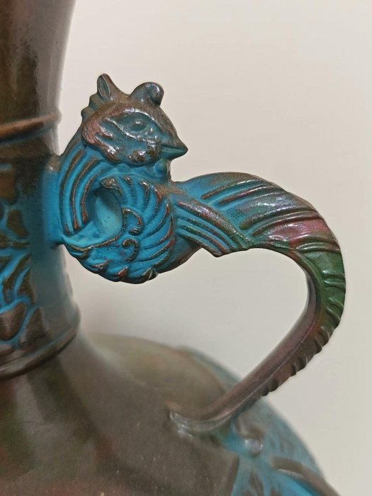 【美品】　花瓶　伝統美術工芸品　花瓶晴峰型 寿孔雀、“ 瑞峰印 ” 嚴選日本回流瑞峰作孔雀花瓶，特殊合金材質雙耳設計，底部有款識，口徑