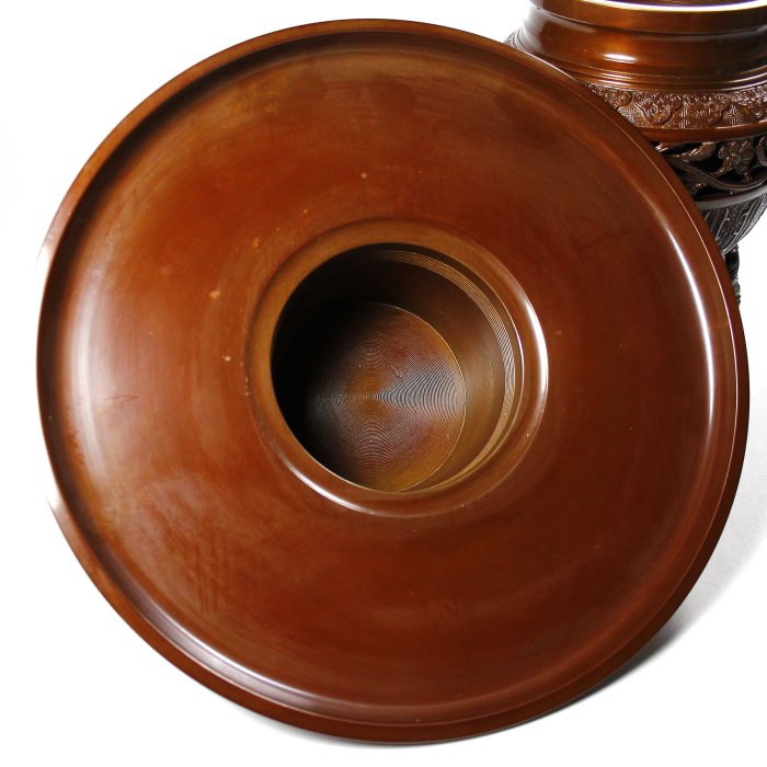 桑園の】日本鑄物唐子薄端陵山8.2kg 透雕唐草鑄銅花器超美珍品！ S