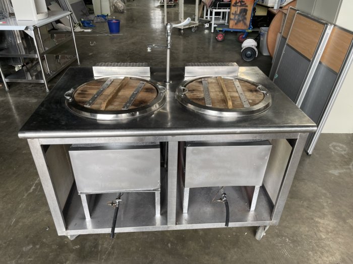 桃園國際二手貨中心-----訂製厚料款~~ 2口車台  餐車  煮麵車  台車（ 附爐具） 攤車  128*83*82cm