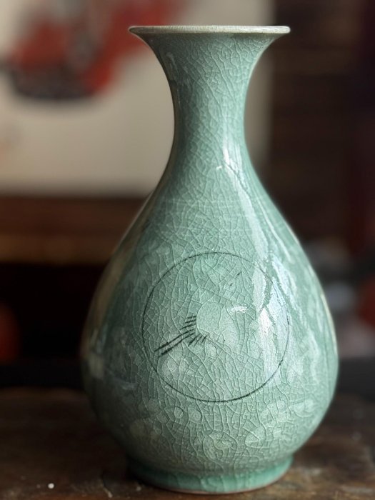 嚴選高麗青瓷雲鶴圖玉壺春瓶，尺寸17.5x10.5cm，重量530g，土仙底款