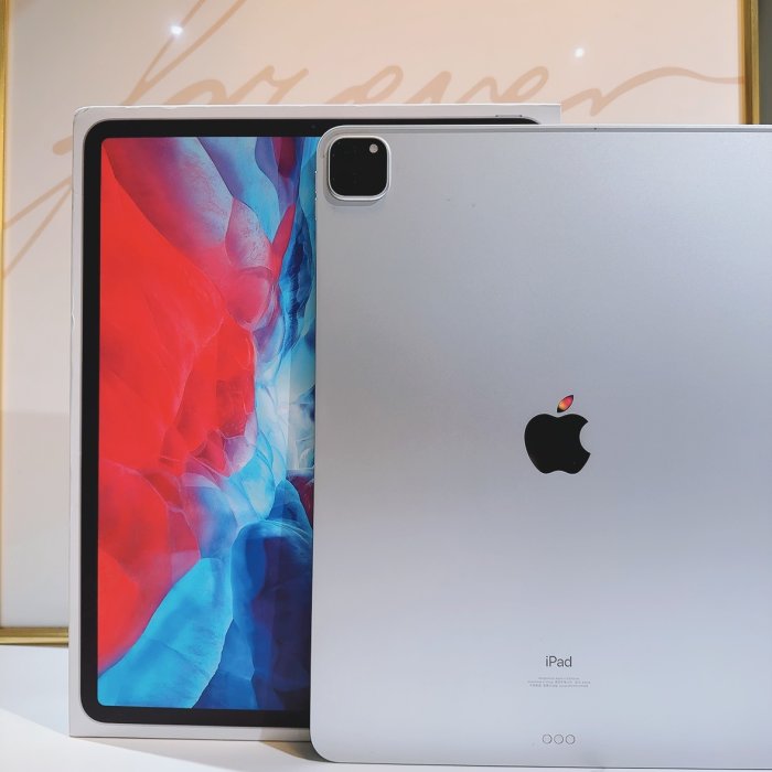 高規格低價入手 IPad Pro 12.9吋 第四代 128G 銀色 參考 Ari Mini 64G 256G 9 10