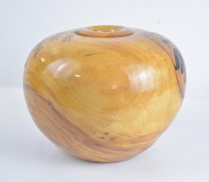 福祿壽竹樟木聚寶盆，重約3.6公斤，長24.5cm * 寬24.5cm * 高19.3cm