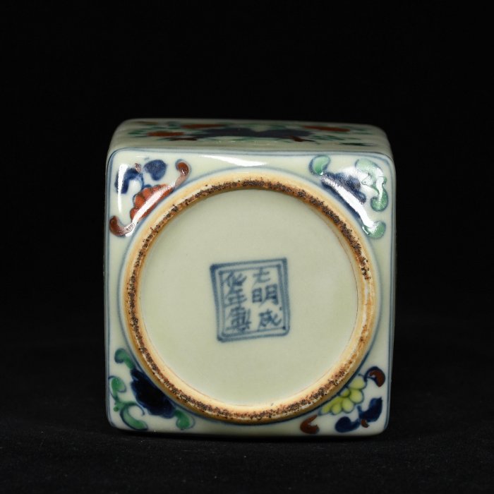 大明成化年制斗彩雞紋吉祥如意蓋罐高11厘米直徑8厘米舊藏古董古玩【古