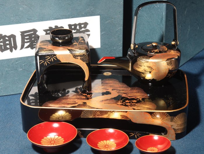 輪島塗　千羽鶴沈金　屠蘇器　作家もの 112 屠蘇器／寿松沈金 | 輪島塗 加藤漆器店 公式オンラインショップ