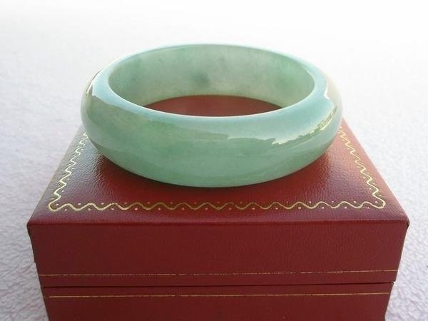 【歡喜心珠寶】【天然緬甸玉冰種油青手鐲】玉鐲圍17.8，商品經高級最佳化處理增強透明度「B貨」，提供教學樣品，超低價售出