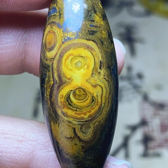超激レア珍品‼︎ 古代老礦石　特別出品　特殊金剛ニ眼特殊天珠　マニア向き 極品金剛杵，天然意境象形蒙天珠九眼石頁巖天眼天珠，尺寸40*18，虧出