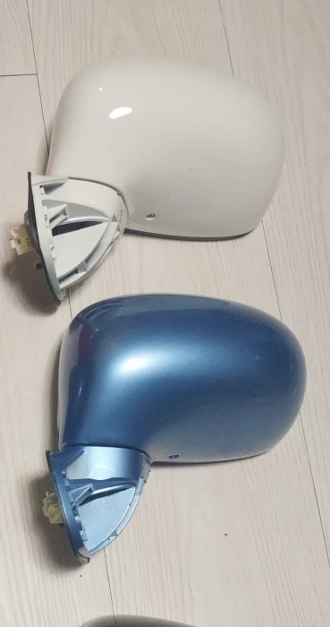 三菱 COLT PLUS 07 -13 正廠 後視鏡3P 電動手折 左邊 中古拆車 只剩白色