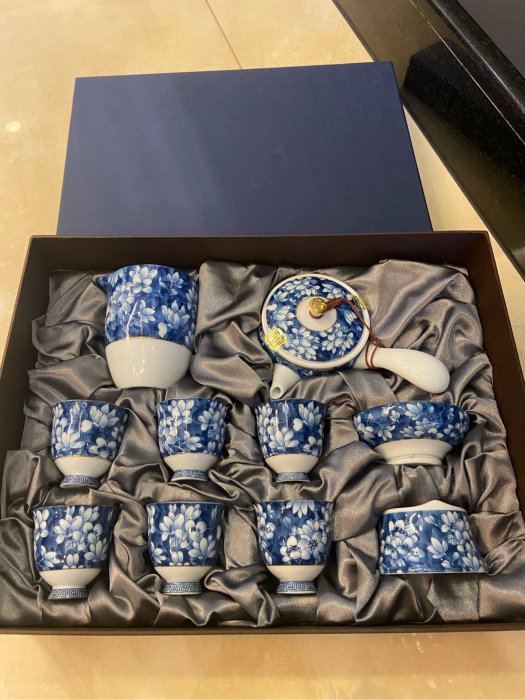 台 華 窯 台湾有名陶器 台華窯 Taiwan pottery 花瓶 鶯歌の故宮 に見る