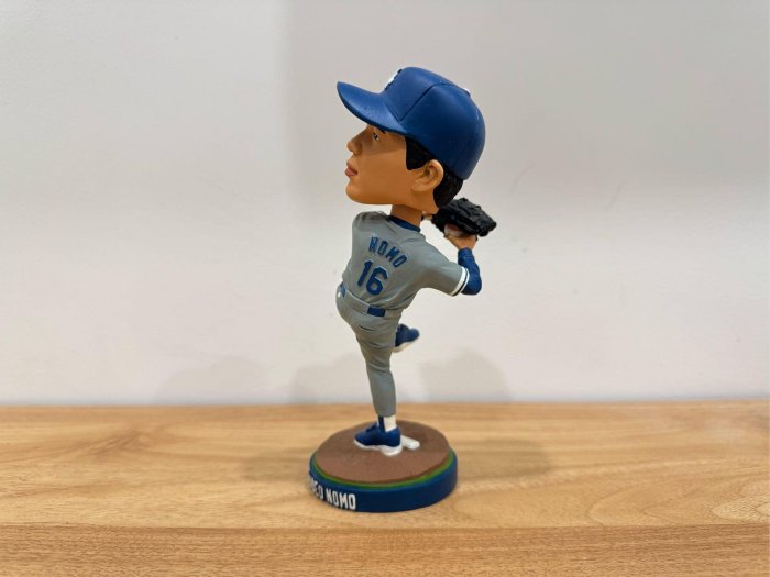 野茂英雄NOMO 龍捲風投球姿勢搖頭公仔SGA bobblehead 2013年道奇球場