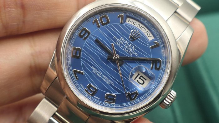 【全球最低價】特殊水波紋藍色面盤!ROLEX勞力士18K白金Daydate 118209盒單全美品( 18238 18239 118238 118239參考)