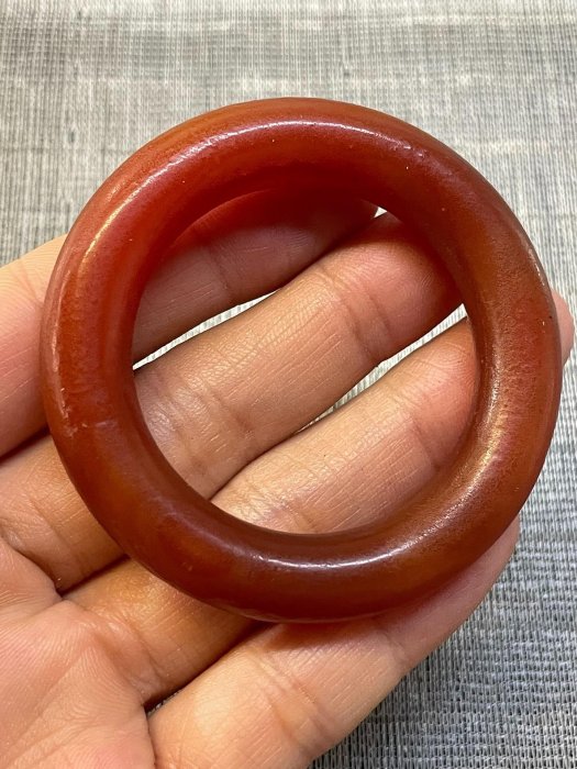 嚴選古玉好瑪瑙袈裟環，天然風化包漿，尺寸D25mm，適合收藏袈裟玉器包