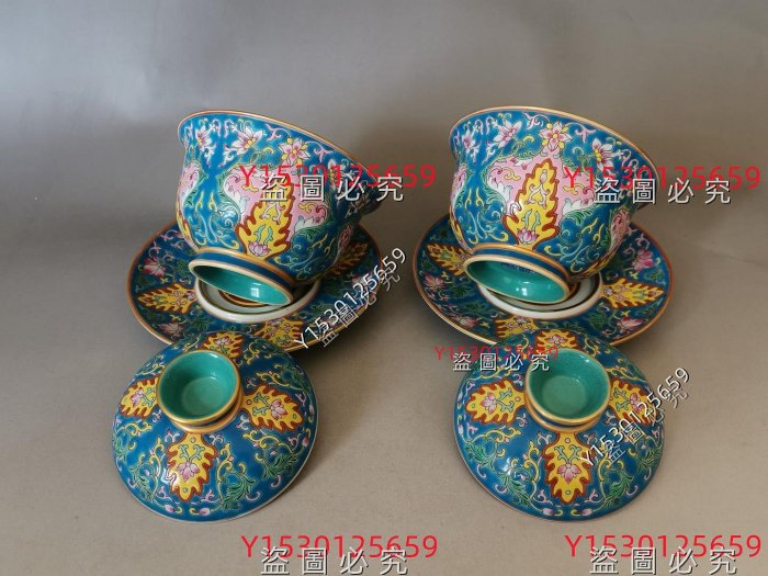 大清乾隆年制松石綠地畫琺瑯彩寶相花蓋碗，以松石綠為地，釉色鮮亮勻凈