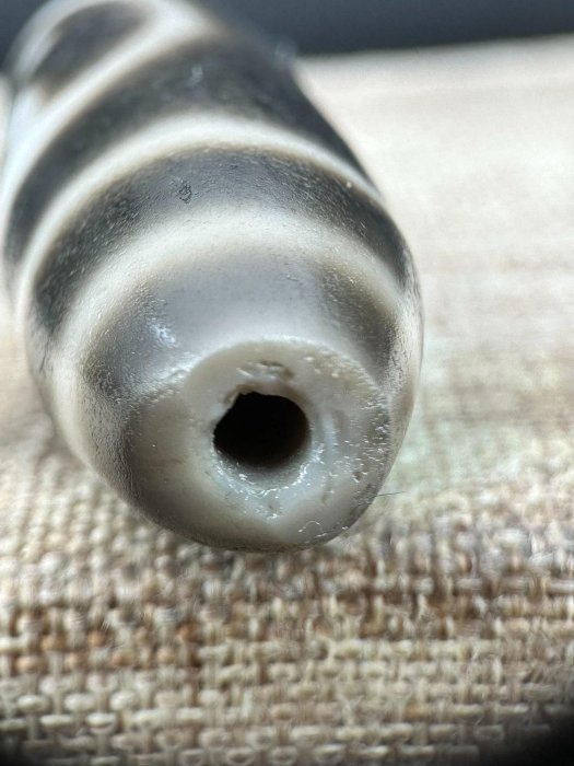 嚴選天然滿風化天珠，呈現獨特太極八卦紋路，直徑12.2mm，對孔46.8mm