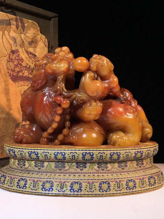 壽山石田黃紅黃田名家滄門事事如意擺件1.9 L140尺寸：147mm120mm8 舊藏
