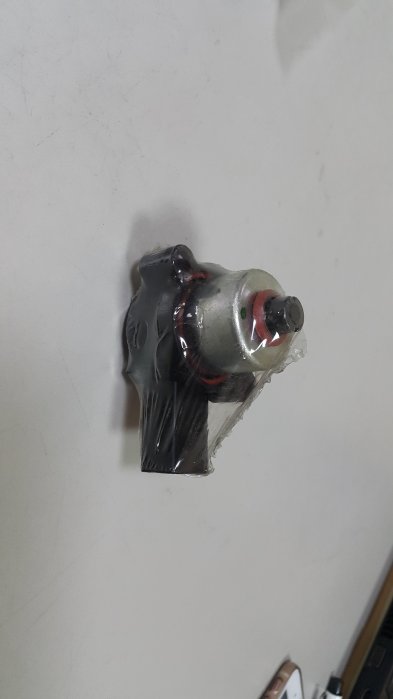 BENZ W211 S211 W220 W219 CLS 避震器泵浦氣壓感知器 後避震器泵浦氣壓感知器 2腳插頭 2113200304