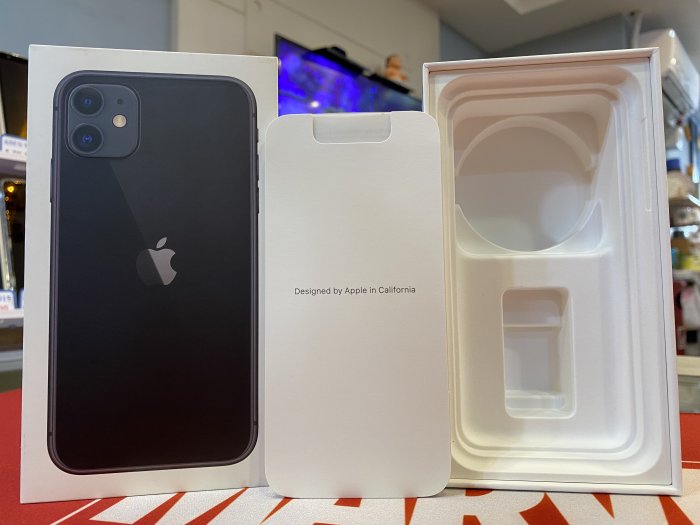 Apple iPhone 11 128GB 黑 只售空盒（沒有手機、沒有配件）