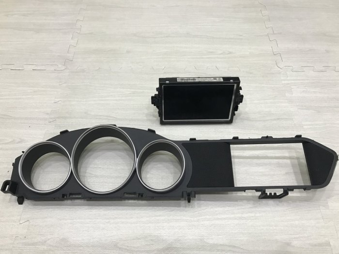 BENZ 賓士 W204  C180 C200 C220 C250 C300 原廠大螢幕 原廠大螢幕.儀錶板外框