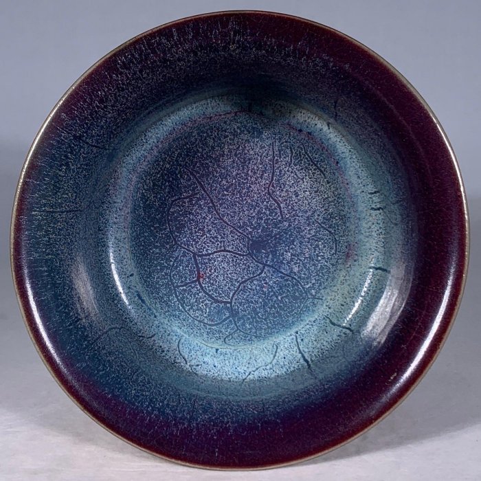 宋鈞窯玫瑰紫釉八卦紋三足奩，高13.5直徑22.5cm，500933 瓷器官窯汝窯