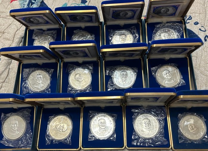 原盒證------先總統蔣公百年誕辰紀念 銀章 蔣公100年美品 75年