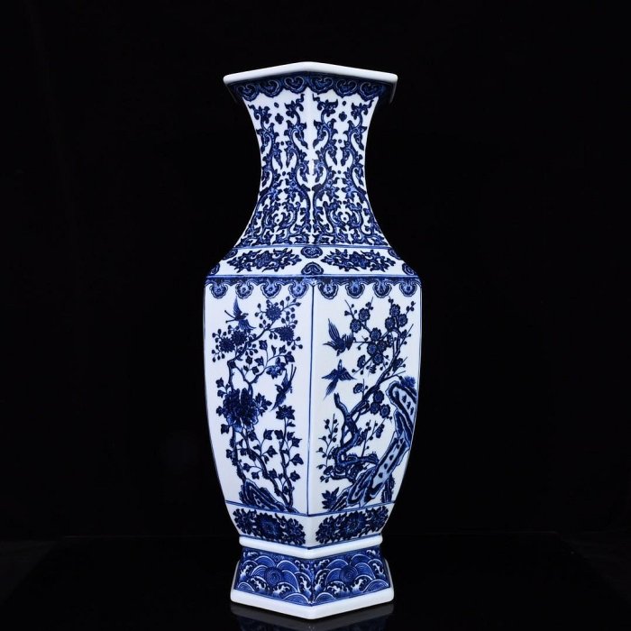 可議價清乾隆青花花卉紋六方瓶。 規格50*20。 35aa7312青瓷、白瓷