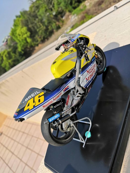 タミヤNastro Azzurro Honda NSR500 (未組立品) 1/12 Tamiya Nastro Azzurro Honda NSR500 by Dennis Coleber